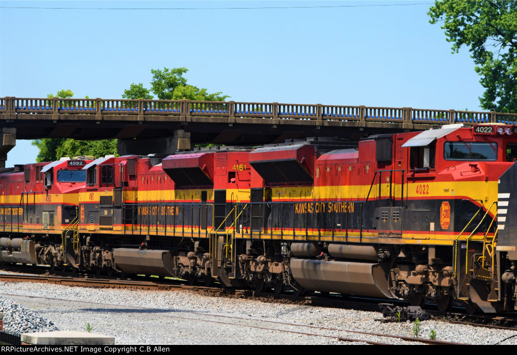 KCS Trio Hiding on A CSX Manifest